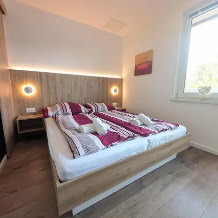 13 - Sonniges Balkon-studio In Seenaehe Inklusive 2 Baederkarten Apartman Sankt Kanzian am Klopeiner See