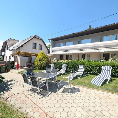 Apartman 13 - Sonniges Balkon-studio In Seenaehe Inklusive 2 Baederkarten